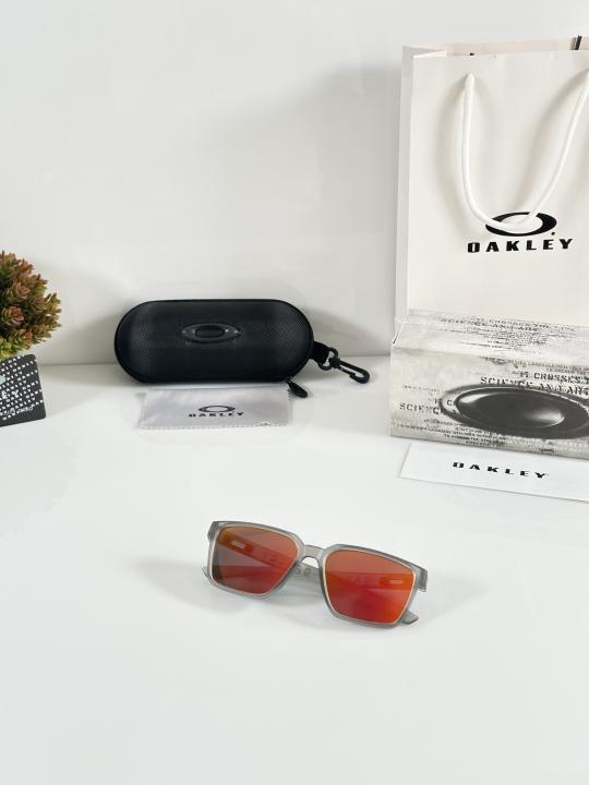 Oakley Sunglass