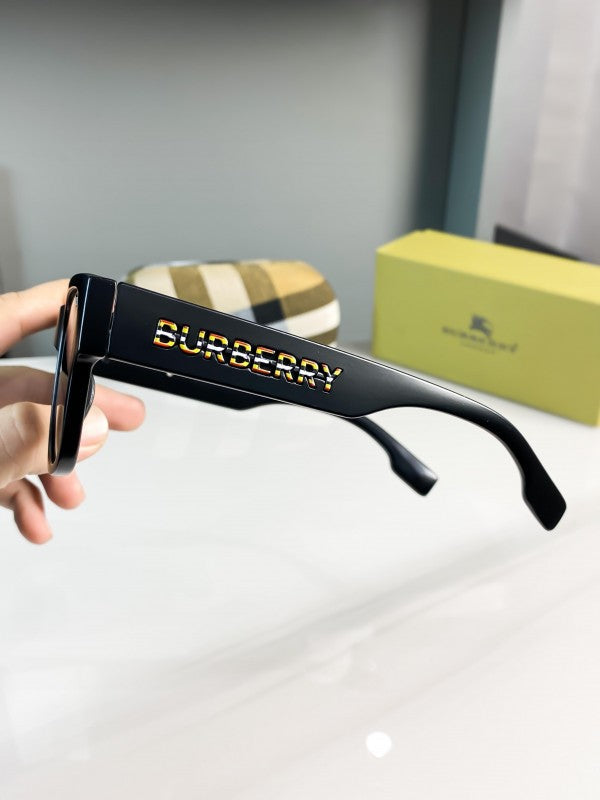 Burberry Sunglass