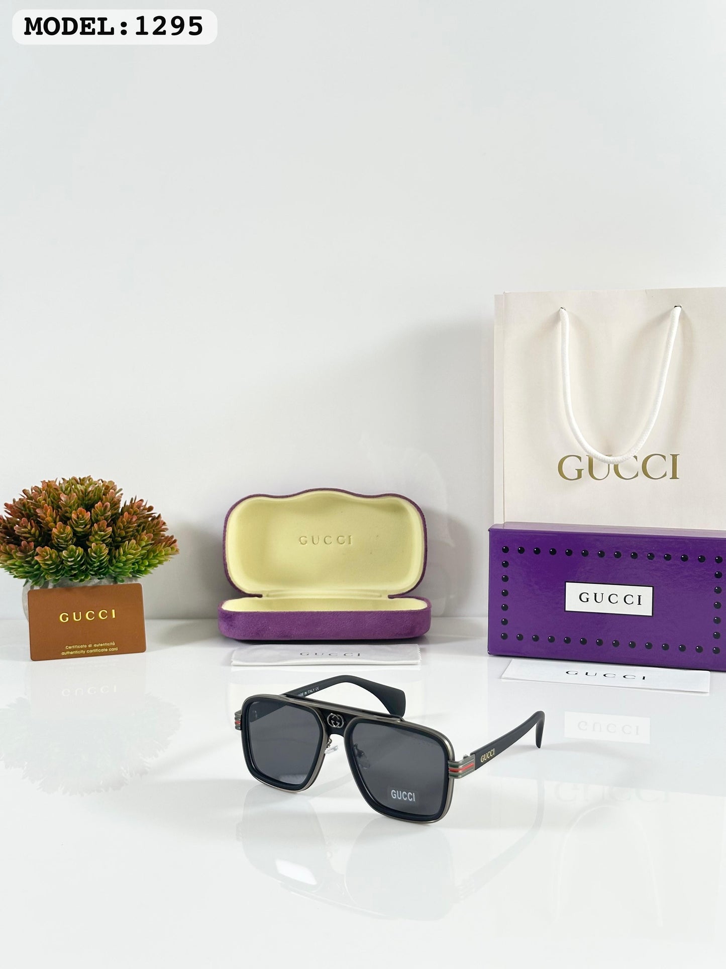 Gucci Sunglass