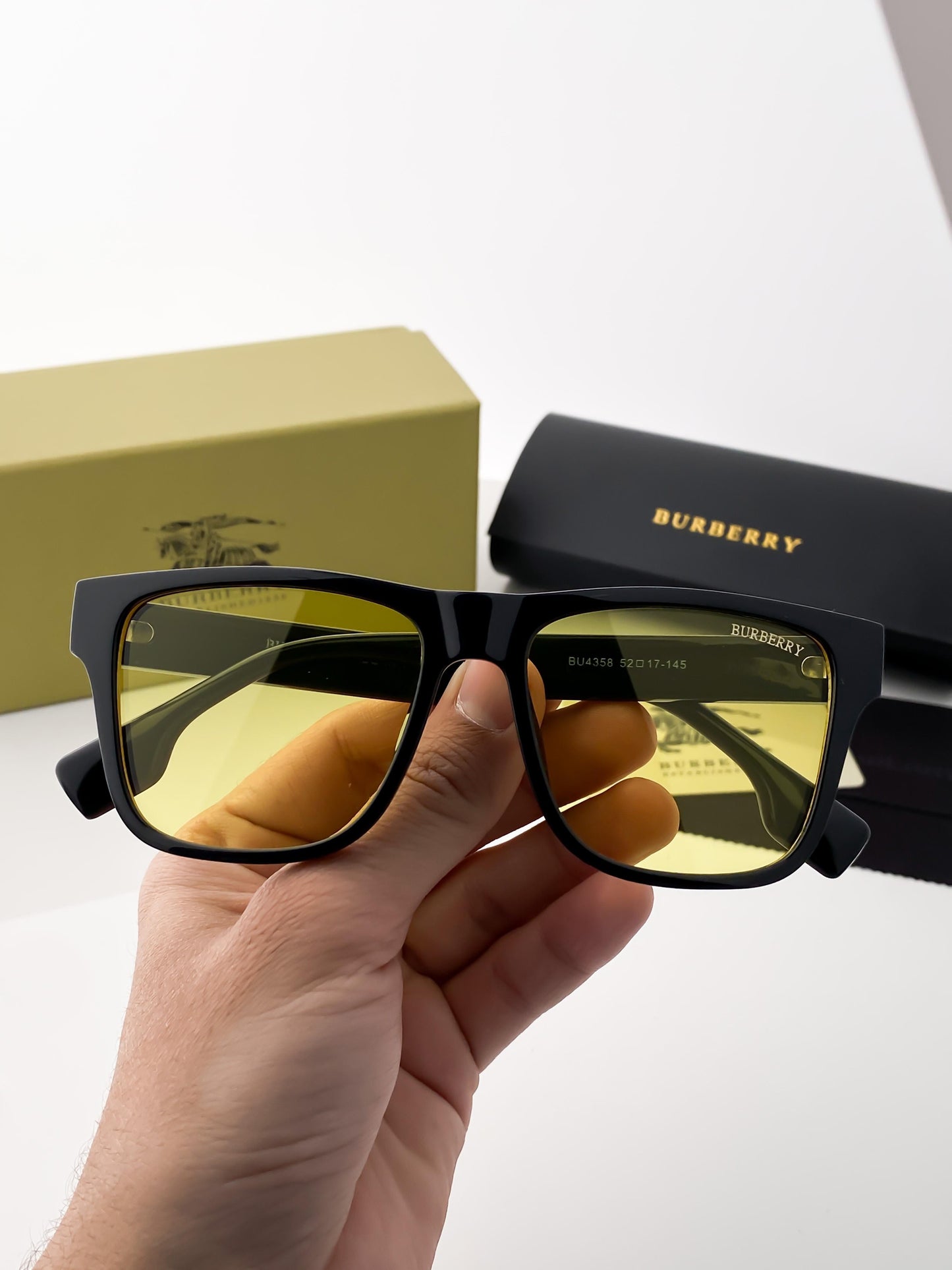 Burberry Sunglass