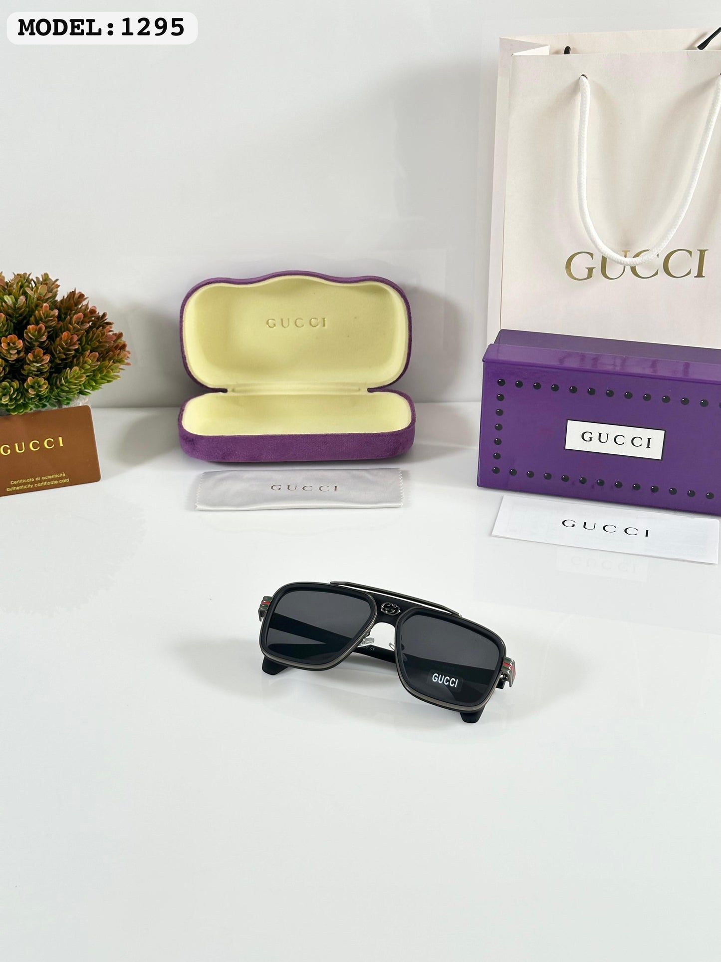 Gucci Sunglass